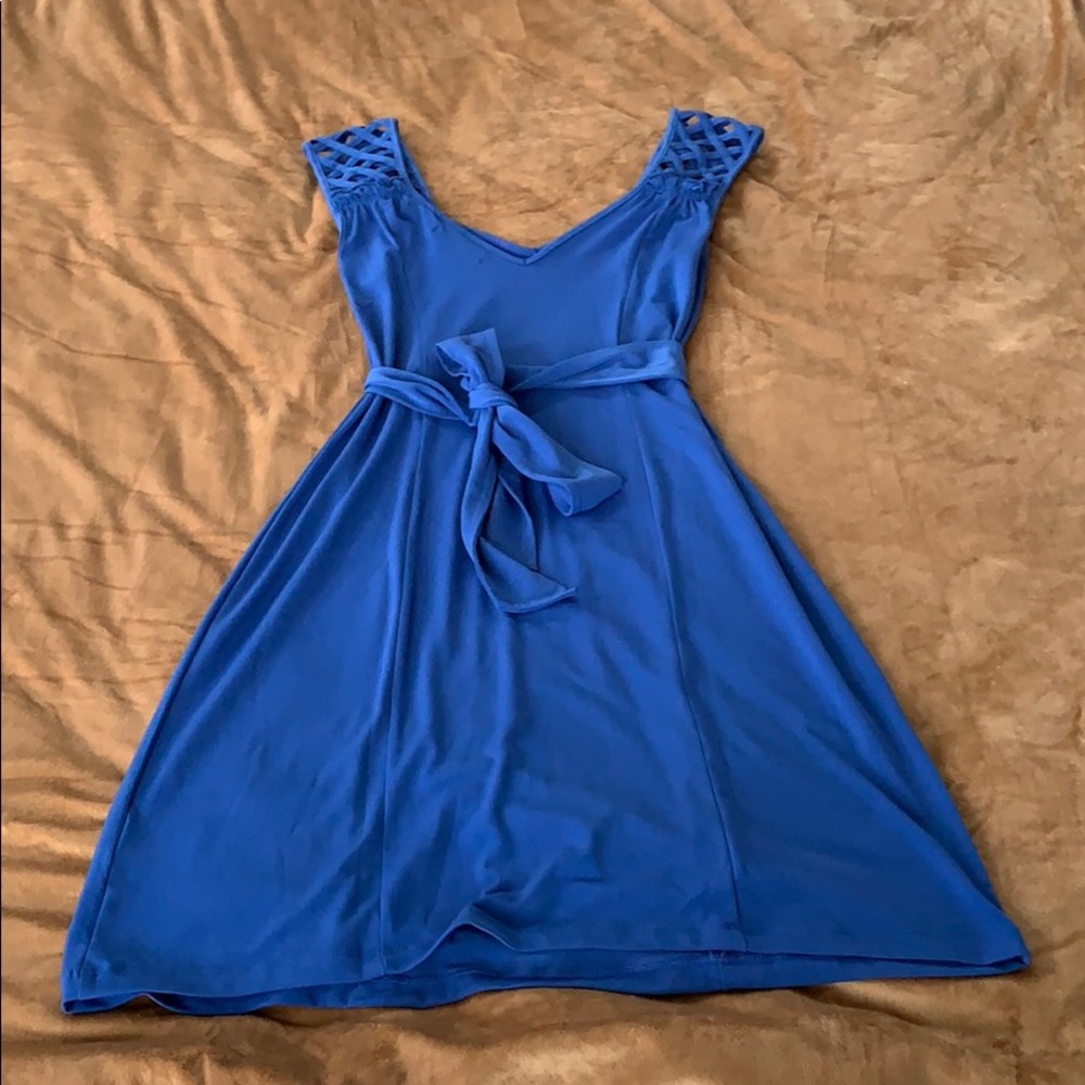 Dress - Picture 2 of 2